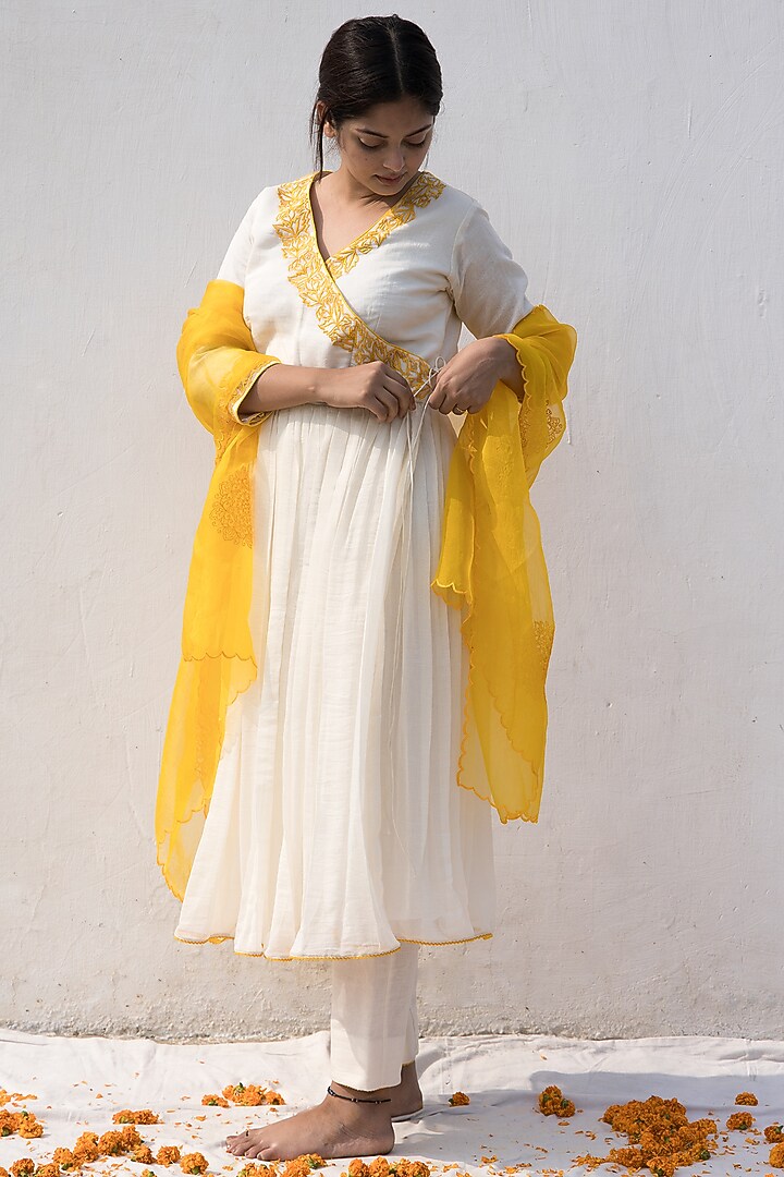 Ivory & Yellow Malai Chanderi Embroidered Angrakha Kurta Set by MITHI SUPARI at Pernia's Pop Up Shop
