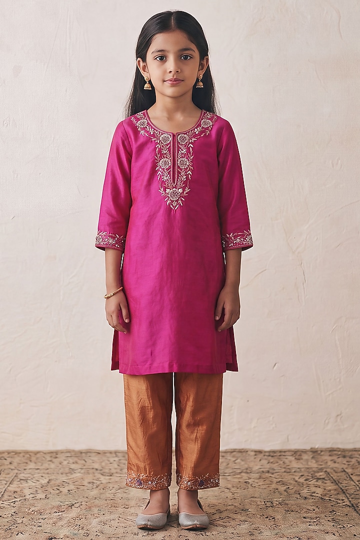 Deep Fuchsia Silk Sequin Embroidered Kurta Set For Girls by Rashika Mittal Kids at Pernia's Pop Up Shop