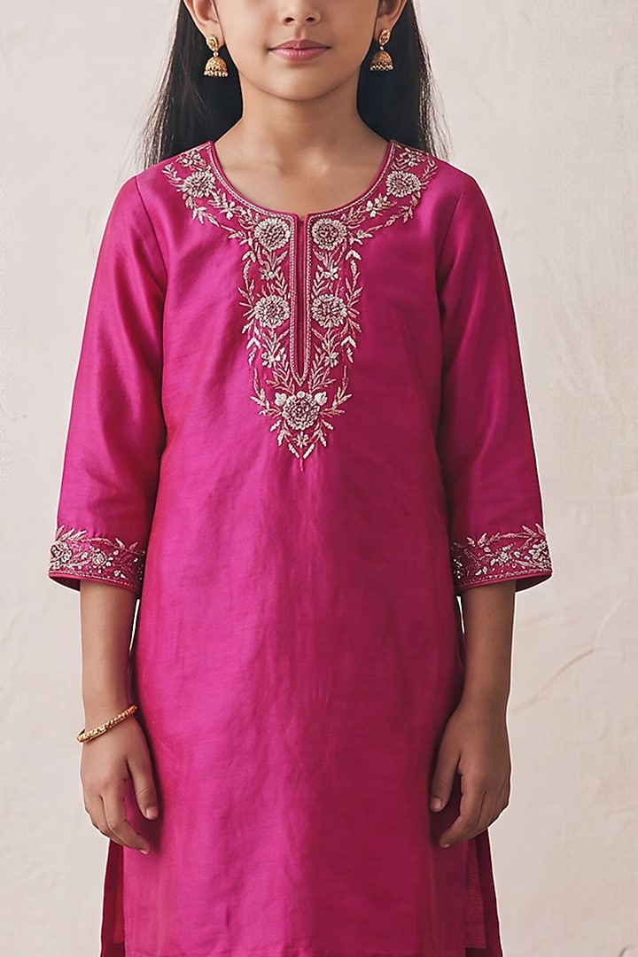 Deep Fuchsia Silk Sequin Embroidered Kurta Set For Girls by Rashika Mittal Kids at Pernia's Pop Up Shop