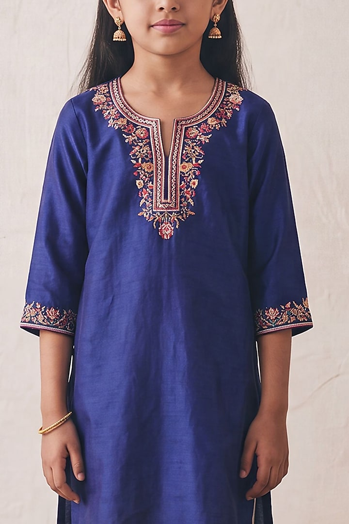 Navy Blue Silk Sequin Embroidered Kurta Set For Girls by Rashika Mittal Kids at Pernia's Pop Up Shop