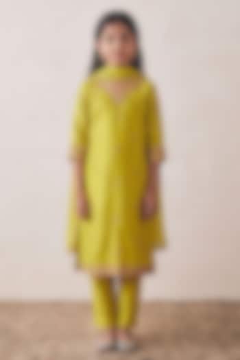 Lime Green Silk Gota Embroidered Kurta Set For Girls by Rashika Mittal Kids at Pernia's Pop Up Shop
