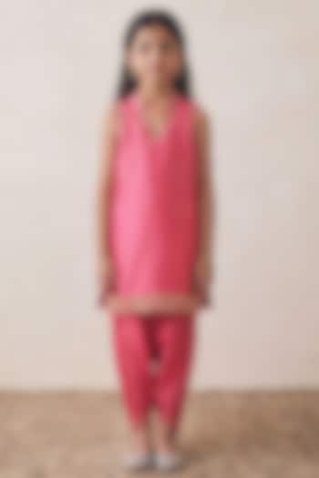 Rose Pink Silk Sequin Embroidered Kurta Set For Girls by Rashika Mittal Kids at Pernia's Pop Up Shop