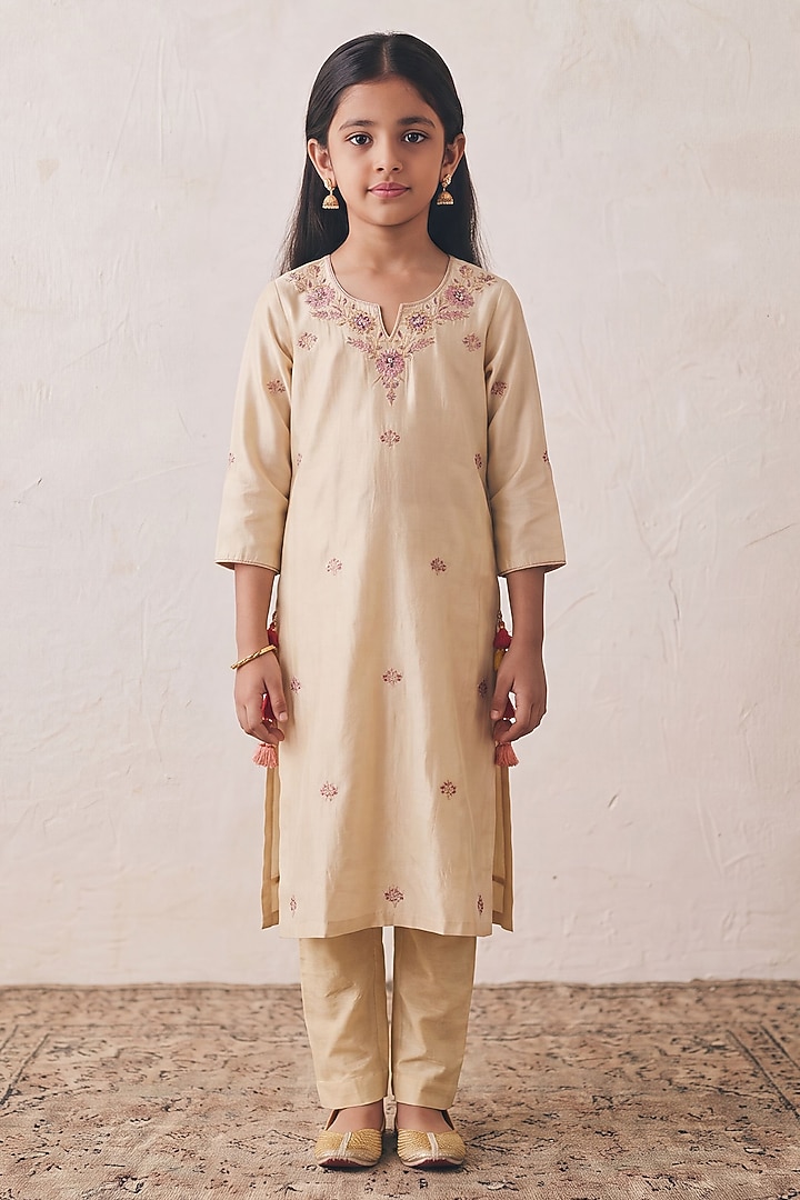 Beige Silk Zardozi Embroidered Kurta Set For Girls by Rashika Mittal Kids at Pernia's Pop Up Shop