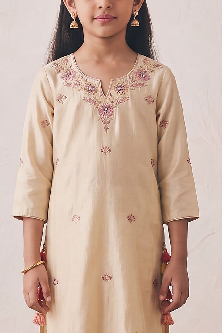 Beige Silk Zardozi Embroidered Kurta Set For Girls by Rashika Mittal Kids at Pernia's Pop Up Shop