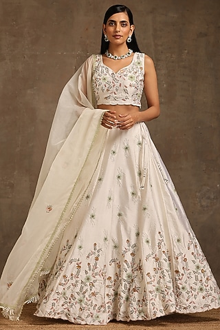 Off-White Chanderi Embroidered Lehenga Set by MINAKI WOMANZ