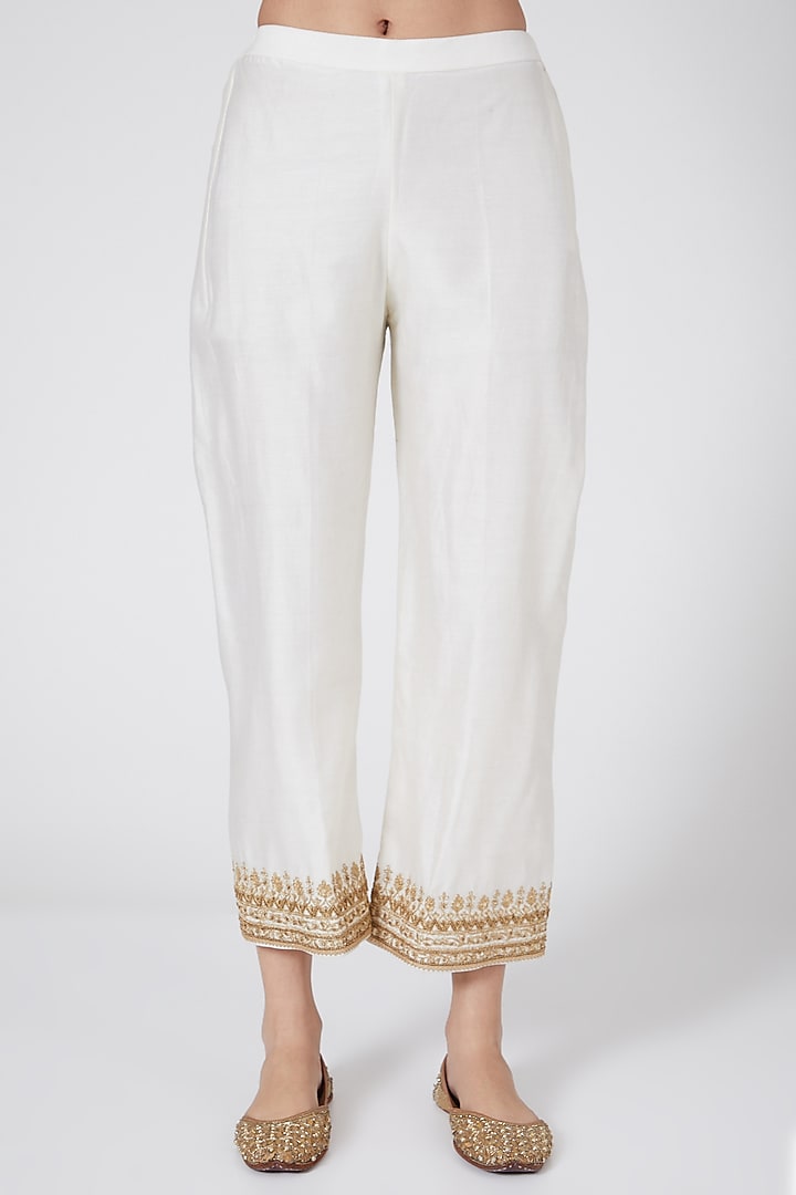 Off White Embroidered Wedding Anarkali Set by Megha & Jigar at Pernia's Pop Up Shop