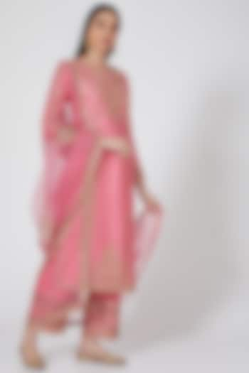 Pink Embroidered Kurta Set by Megha & Jigar