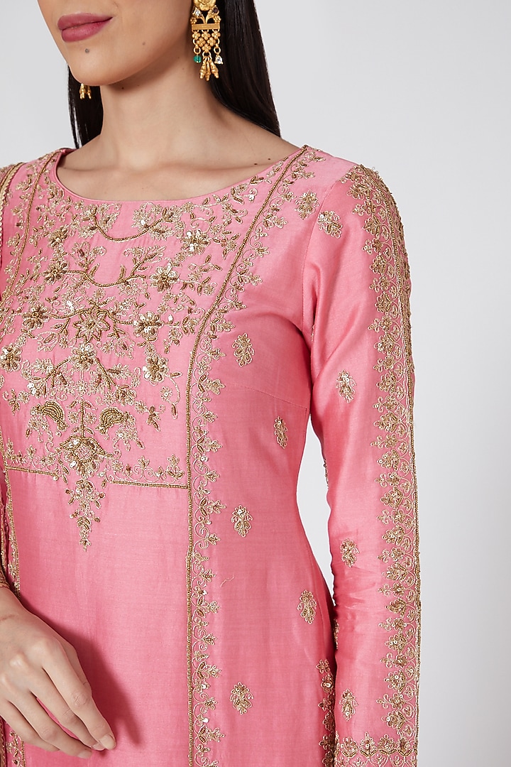 Pink Embroidered Kurta Set by Megha & Jigar at Pernia's Pop Up Shop
