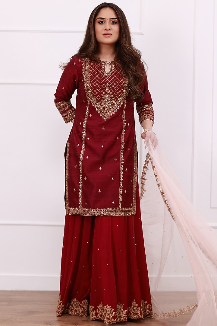 Wine Embroidered Kurta Set by Megha & Jigar at Pernia's Pop Up Shop