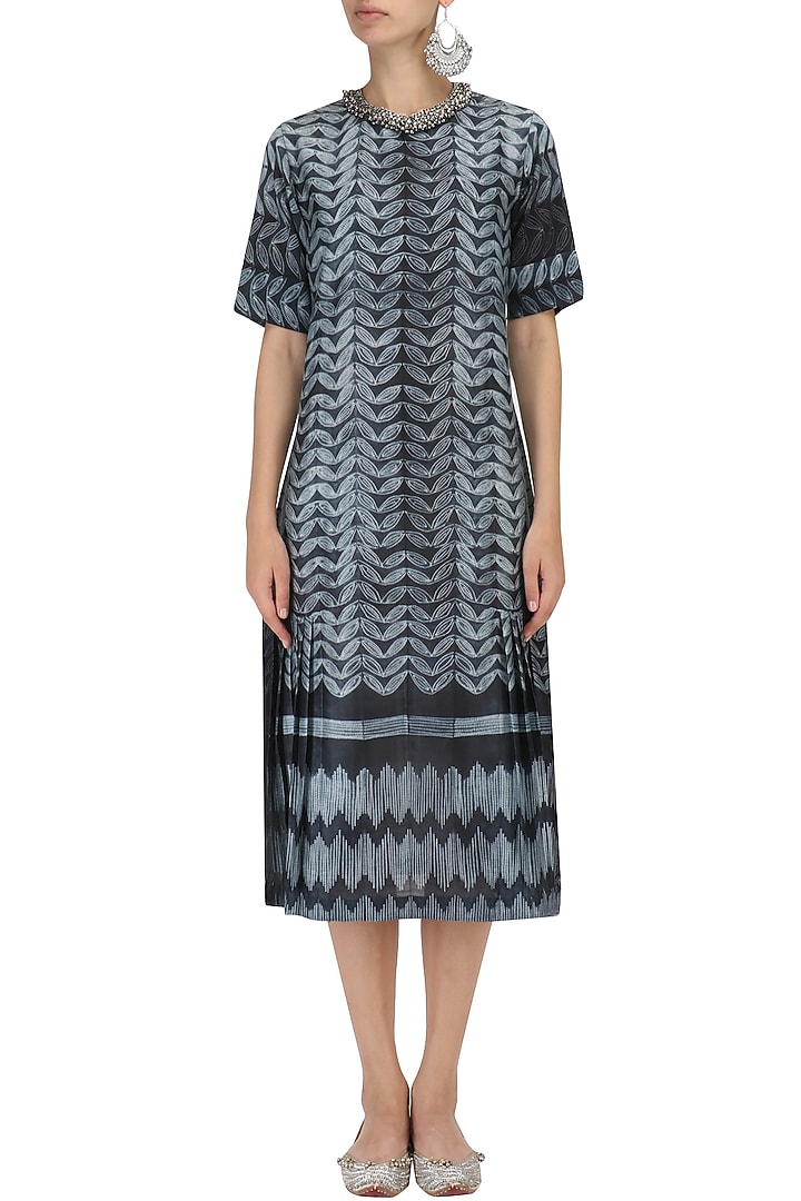 Black shibori print dress available only at Pernia's Pop Up Shop.