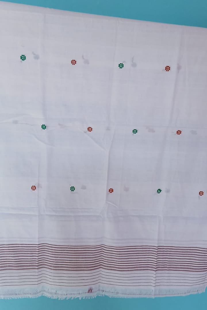 White Handwoven Dupatta by Manju Kalita Das at Pernia's Pop Up Shop