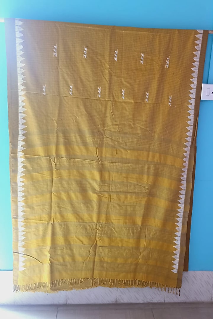 Light Beige Natural Dyed Handwoven Party Wear Saree by Manju Kalita Das at Pernia's Pop Up Shop