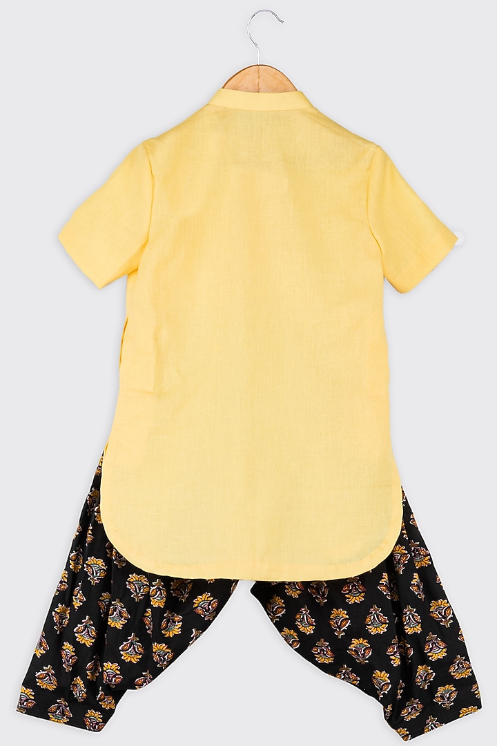 Yellow Machine Embroidered Kurta Set For Boys by Minikin at Pernia's Pop Up Shop