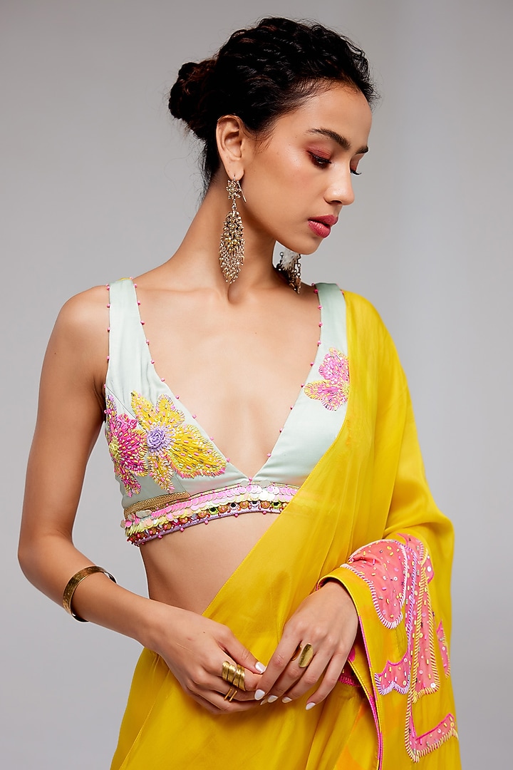 Sunvillea Cream Shimmer Chiffon Applique Hand Embroidered Reception Saree Set by Monika Nidhee at Pernia's Pop Up Shop