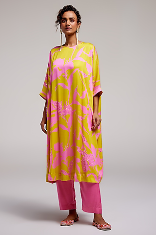 Sunvillea Cream Shimmer Chiffon Kurta Set by Monika Nidhee