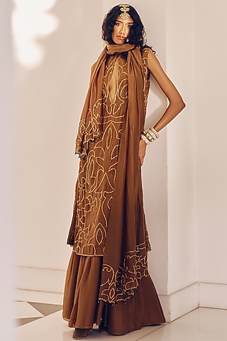 Amber Gold Modal Silk Gold Embroidered Kurta Set by Monika Nidhee