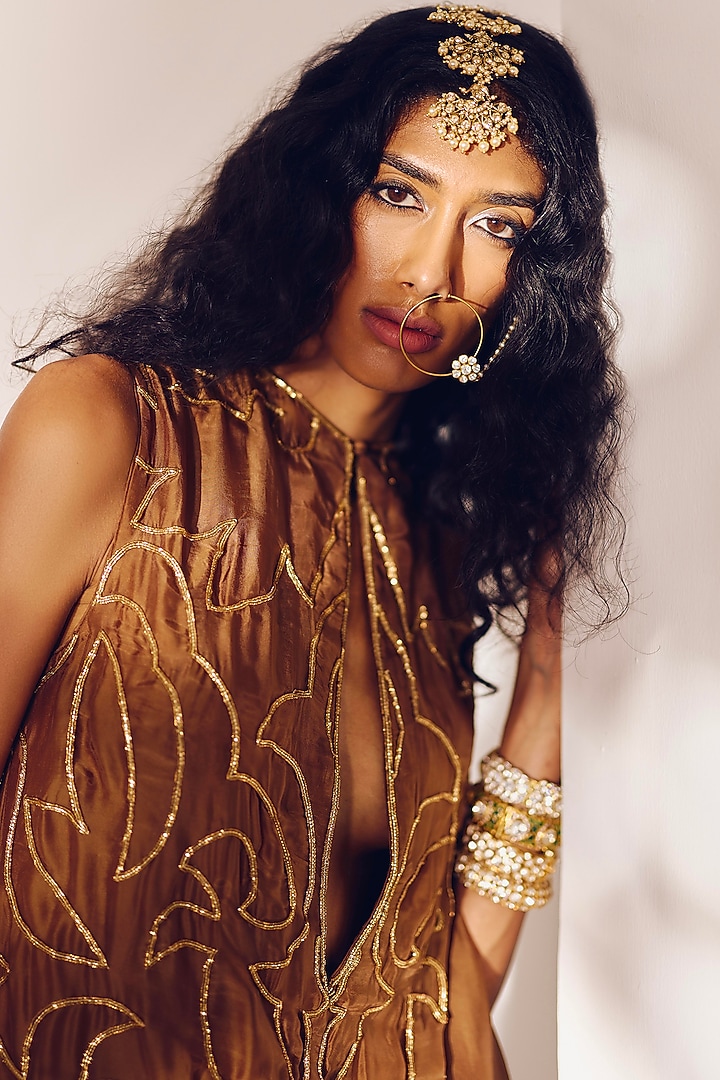 Amber Gold Modal Silk Gold Embroidered Kurta Set by Monika Nidhee at Pernia's Pop Up Shop