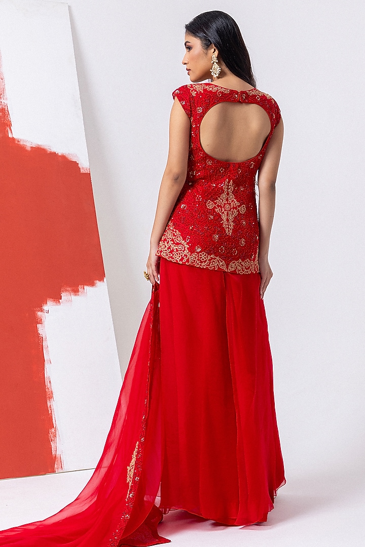 Fiery Red Organza Hand Embroidered Kurta Set by Mehak Sharma at Pernia's Pop Up Shop