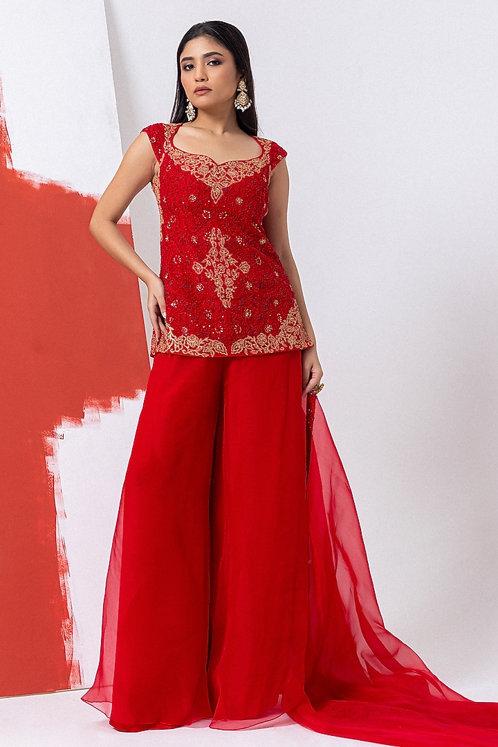 Fiery Red Organza Hand Embroidered Kurta Set by Mehak Sharma at Pernia's Pop Up Shop