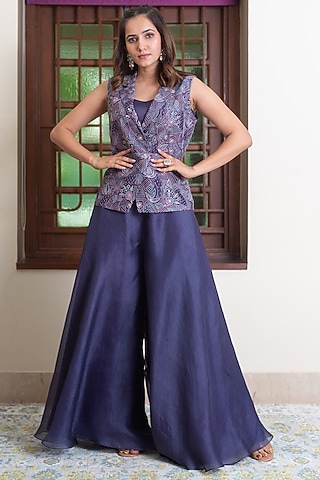 Dark Lilac Organza & Cotton Satin Embroidered Jacket Set by Maliha by Anar and Anoli