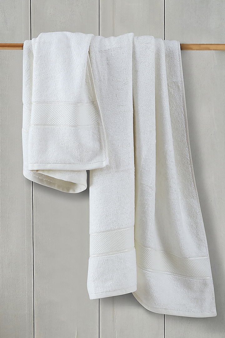 White Pure Bamboo Bath Towel by Malako