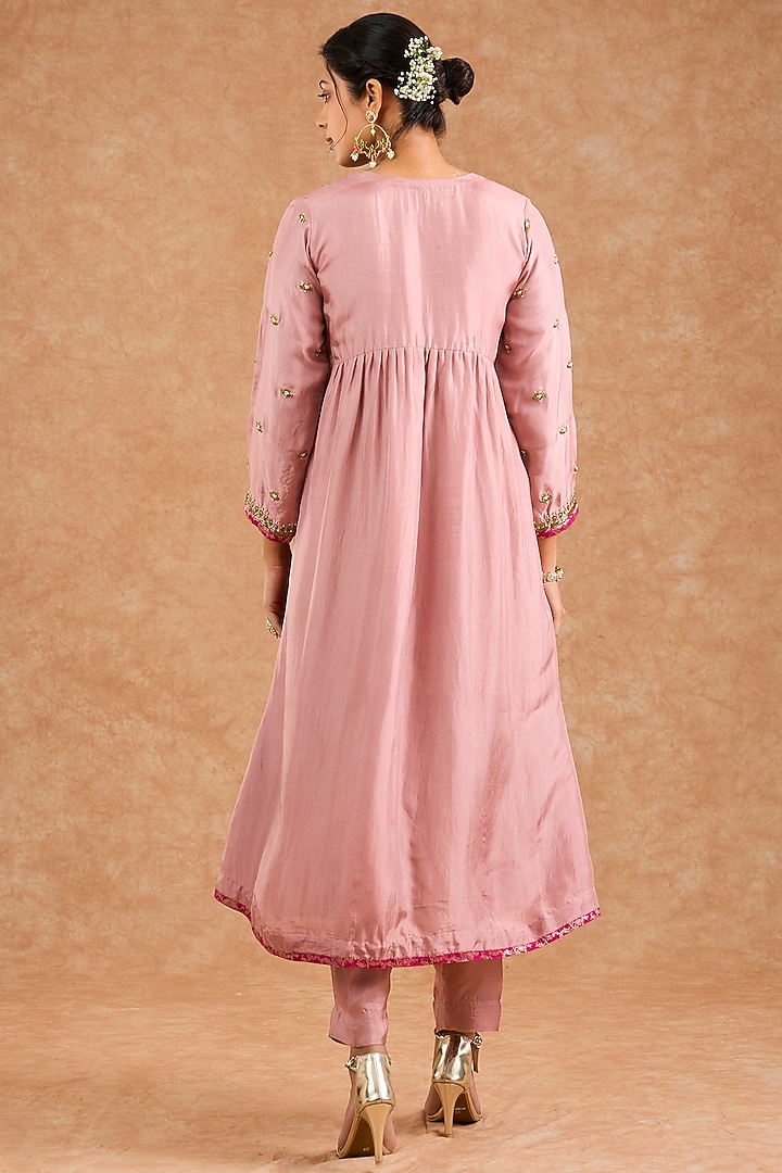 Dull Pink Viscose Silk Motif Hand Embroidered Kurta Set by Milu Madan at Pernia's Pop Up Shop