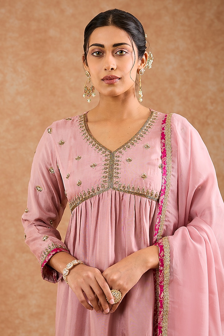 Dull Pink Viscose Silk Motif Hand Embroidered Kurta Set by Milu Madan at Pernia's Pop Up Shop
