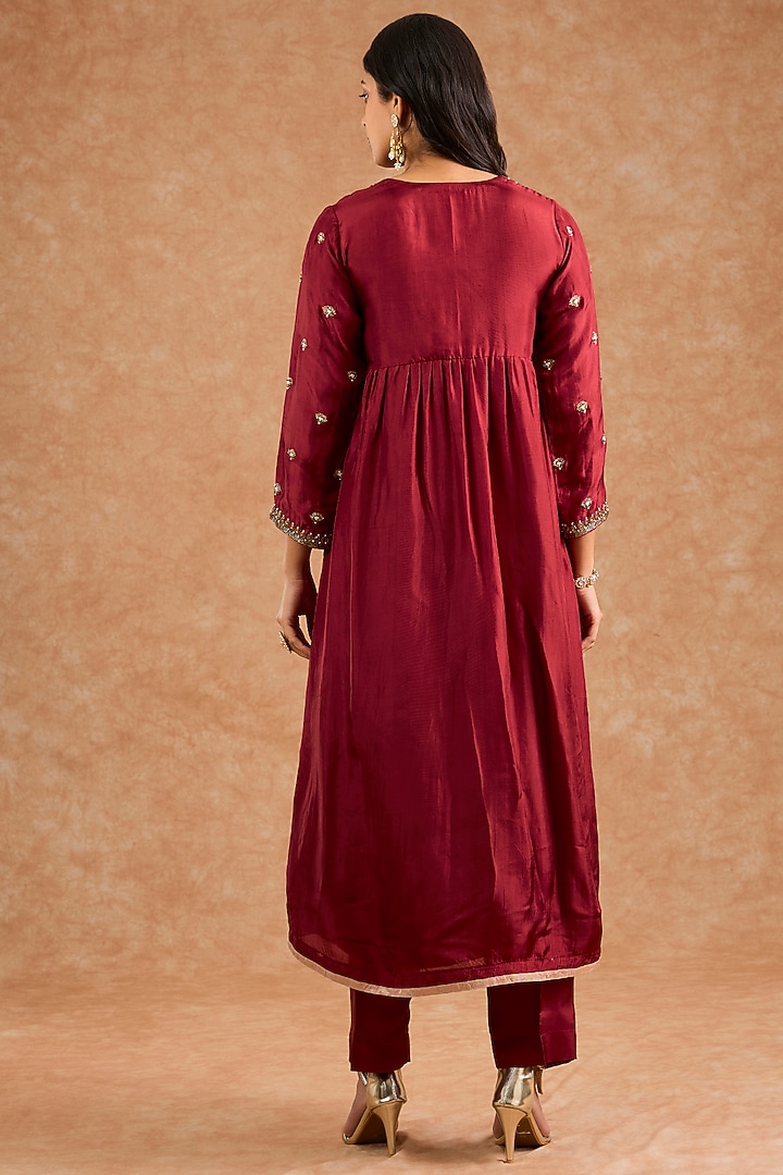 Maroon Viscose Silk Motif Hand Embroidered Kurta Set by Milu Madan at Pernia's Pop Up Shop