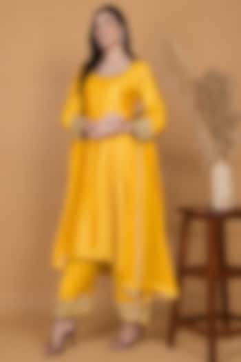 Mustard Yellow Katan Silk Cutdana Embroidered Kurta Set by Milu Madan at Pernia's Pop Up Shop