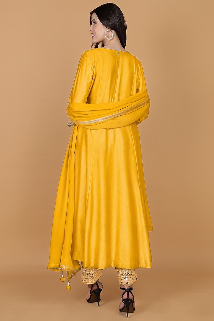 Mustard Yellow Katan Silk Cutdana Embroidered Kurta Set by Milu Madan at Pernia's Pop Up Shop