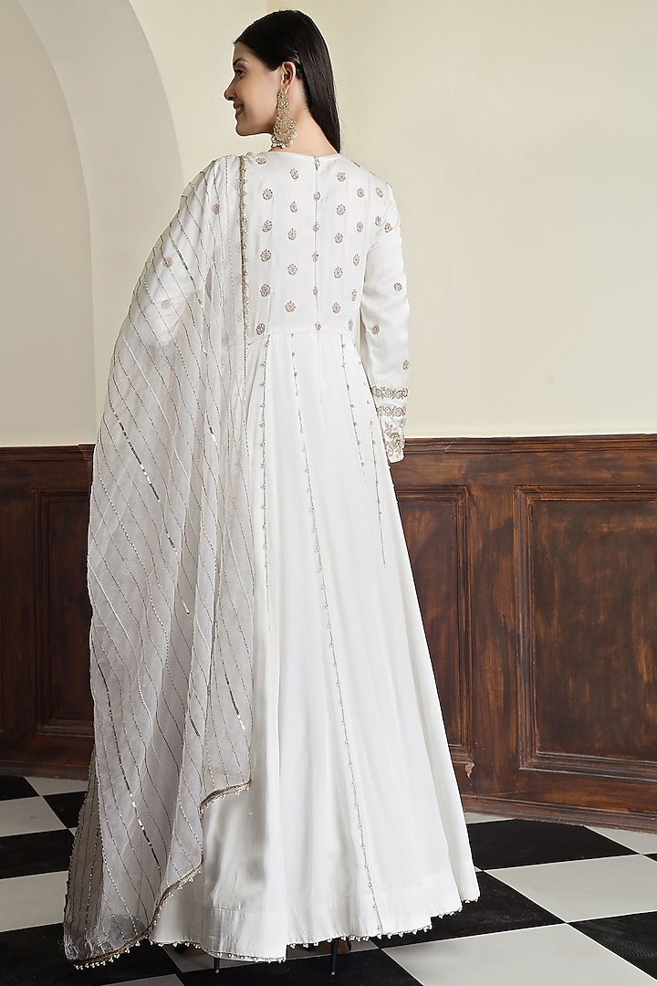 Off-White Modal Satin Dabka Embroidered Wedding Anarkali Set by Milu Madan at Pernia's Pop Up Shop