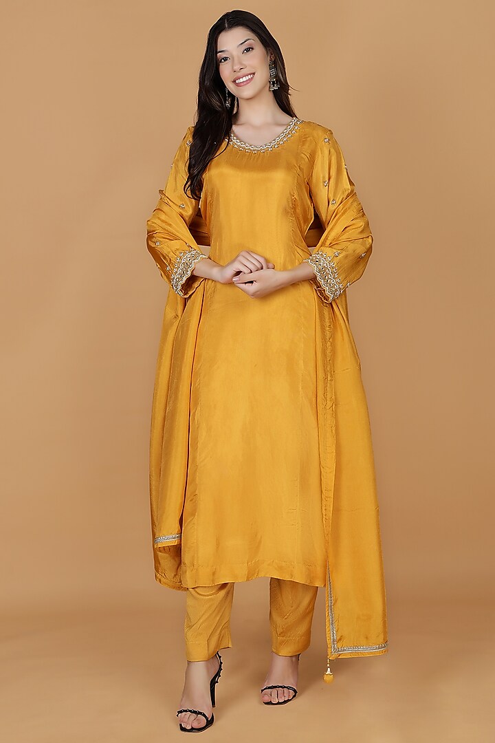 Mustard Opara Silk Cutdana Embroidered Kurta Set by Milu Madan at Pernia's Pop Up Shop