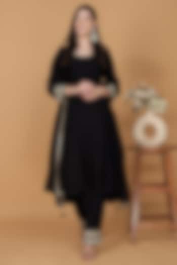 Black Katan Silk Mirror Work Kurta Set by Milu Madan at Pernia's Pop Up Shop