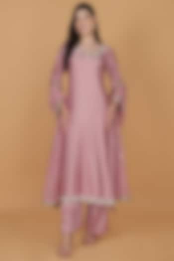 Onion Pink Katan Silk Mirror Work Kurta Set by Milu Madan at Pernia's Pop Up Shop