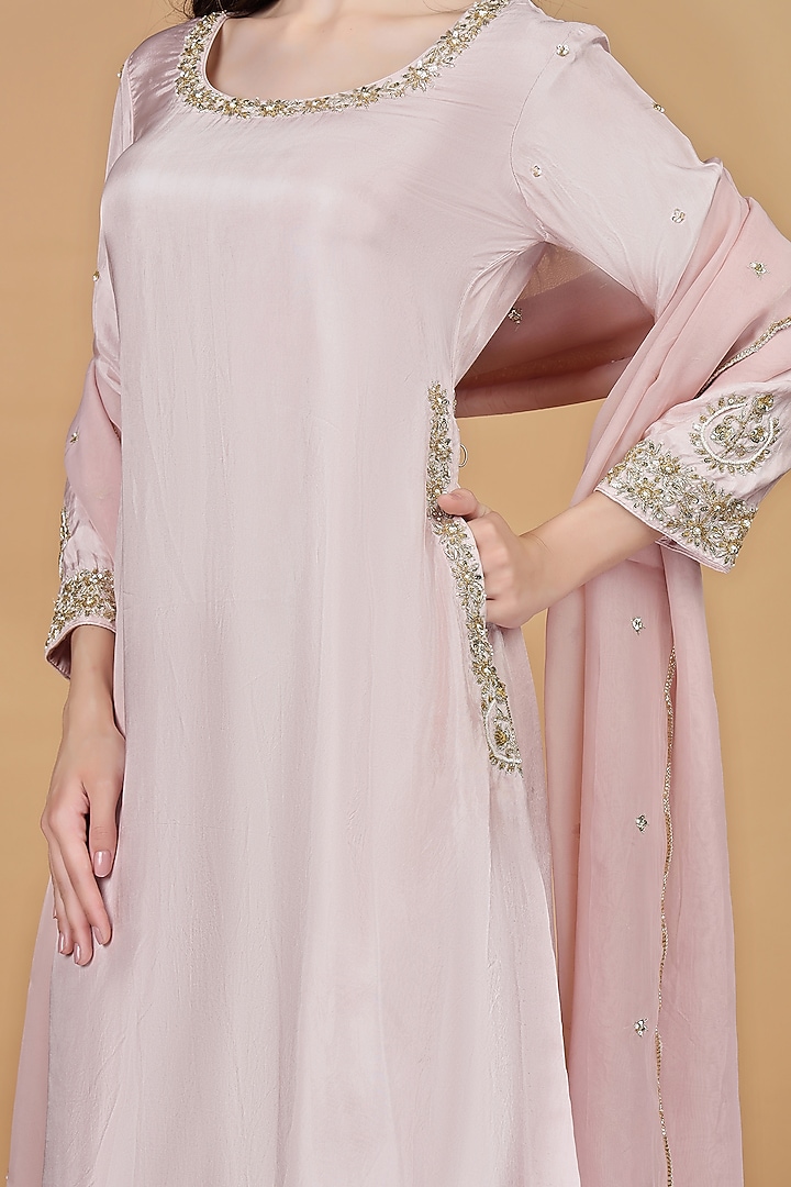 Light Pink Silk Dabka Embroidered Kurta Set by Milu Madan at Pernia's Pop Up Shop