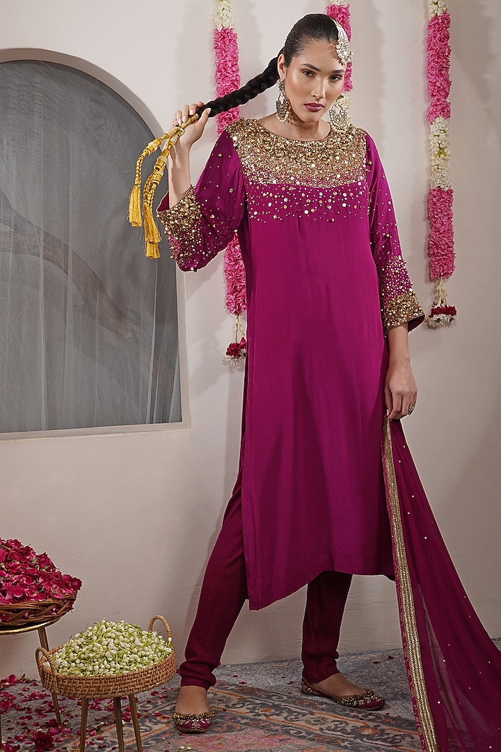 Wine Crepe Sequins Embroidered Kurta Set by Milu Madan at Pernia's Pop Up Shop