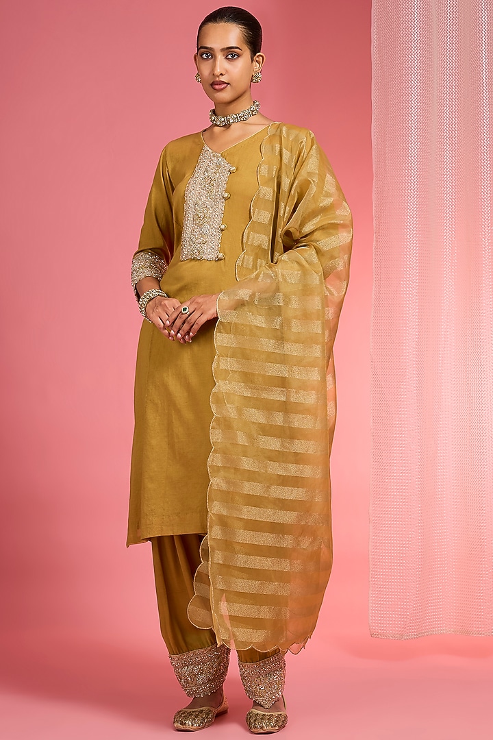 Mustard Chanderi Hand Embroidered Kurta Set by Milu Madan at Pernia's Pop Up Shop