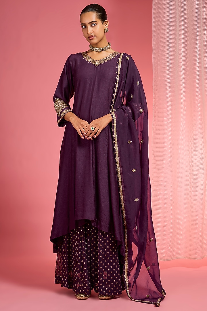 Purple Viscose Dupion Silk Hand Embroidered Kurta Set by Milu Madan at Pernia's Pop Up Shop