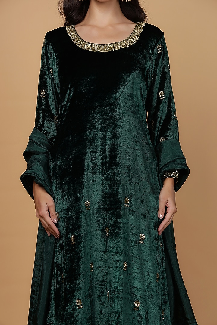Dark Green Velvet Bead Work Kurta Set by Milu Madan at Pernia's Pop Up Shop