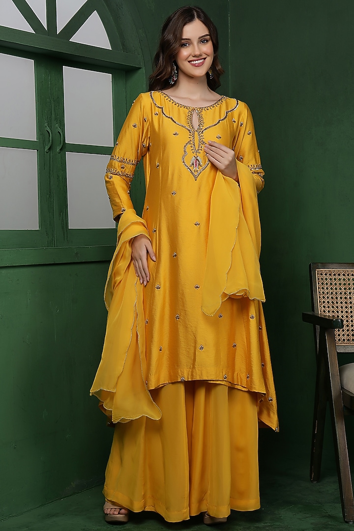 Mustard Katan Silk Hand Embroidered Kurta Set by Milu Madan at Pernia's Pop Up Shop