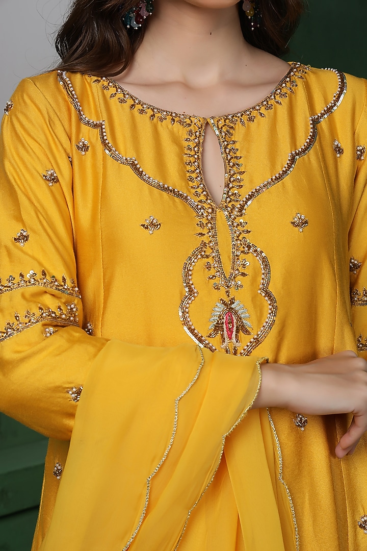 Mustard Katan Silk Hand Embroidered Kurta Set by Milu Madan at Pernia's Pop Up Shop