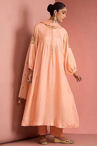 Peach Opara Silk Motifs Handwork Kurta Set by Milu Madan