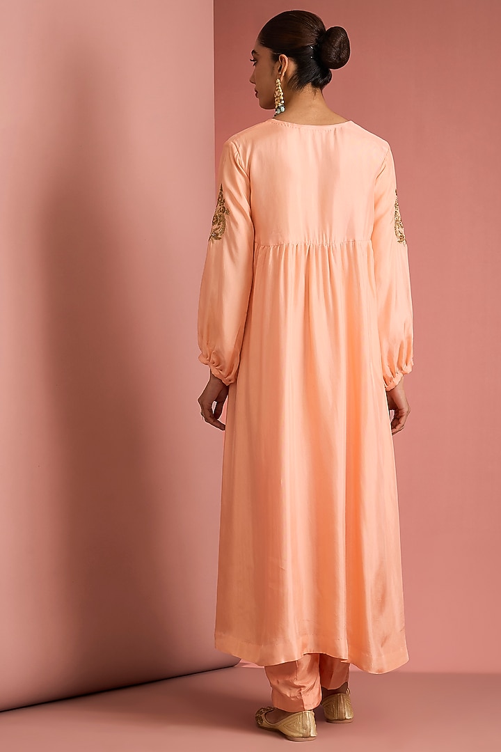 Peach Opara Silk Motifs Handwork Kurta Set by Milu Madan at Pernia's Pop Up Shop