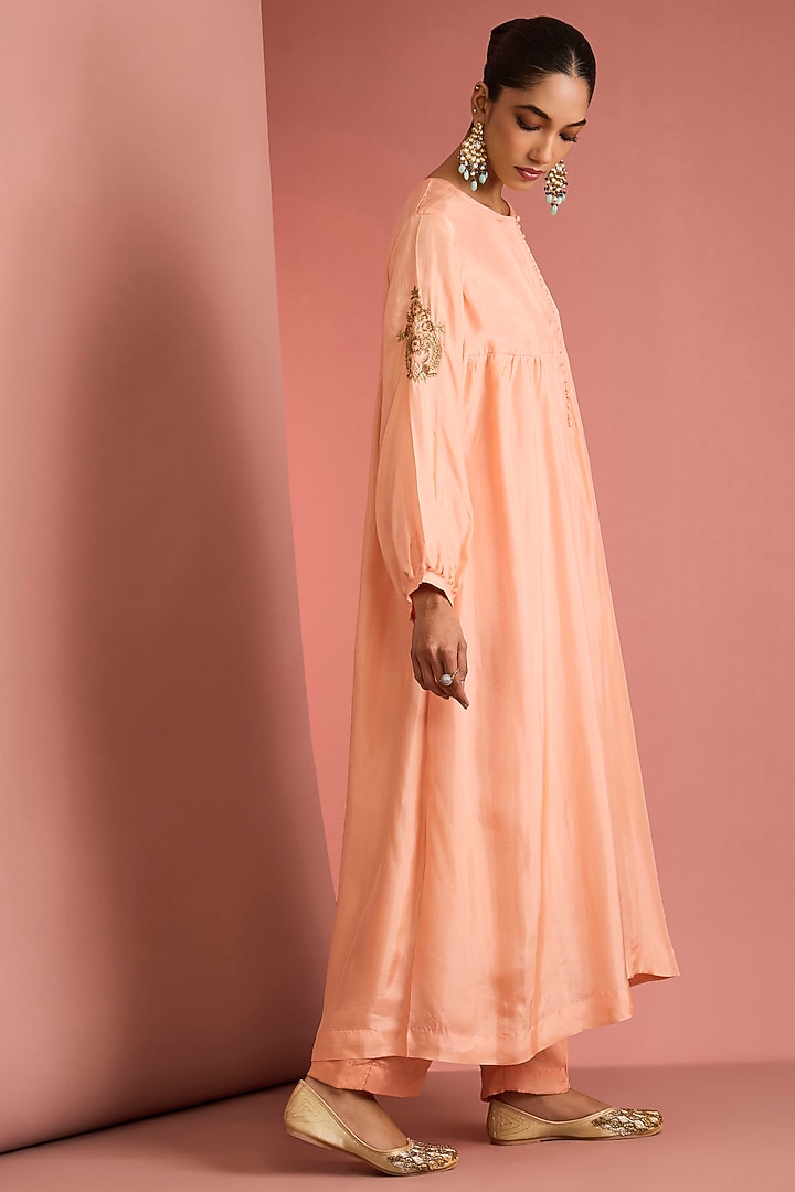 Peach Opara Silk Motifs Handwork Kurta Set by Milu Madan at Pernia's Pop Up Shop