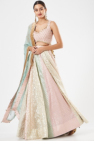 Sangeet Outifts - Buy Latest Sangeet Lehengas, Sarees, Dresses Online 2024