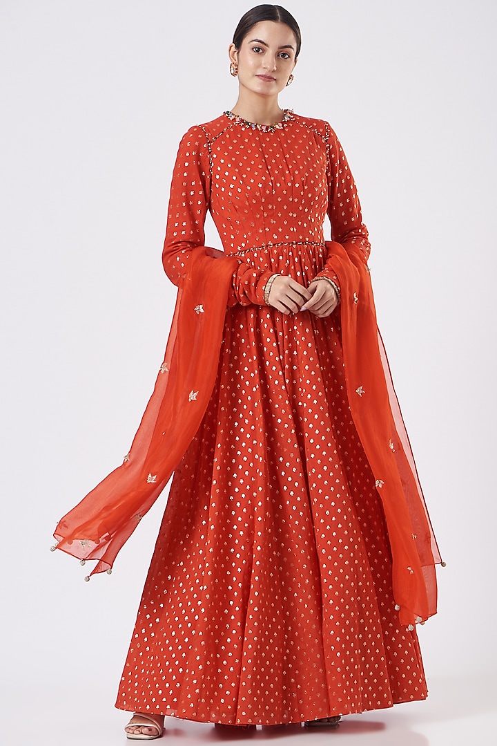 Red Embellished Wedding Anarkali Set by Mahima Mahajan at Pernia's Pop Up Shop