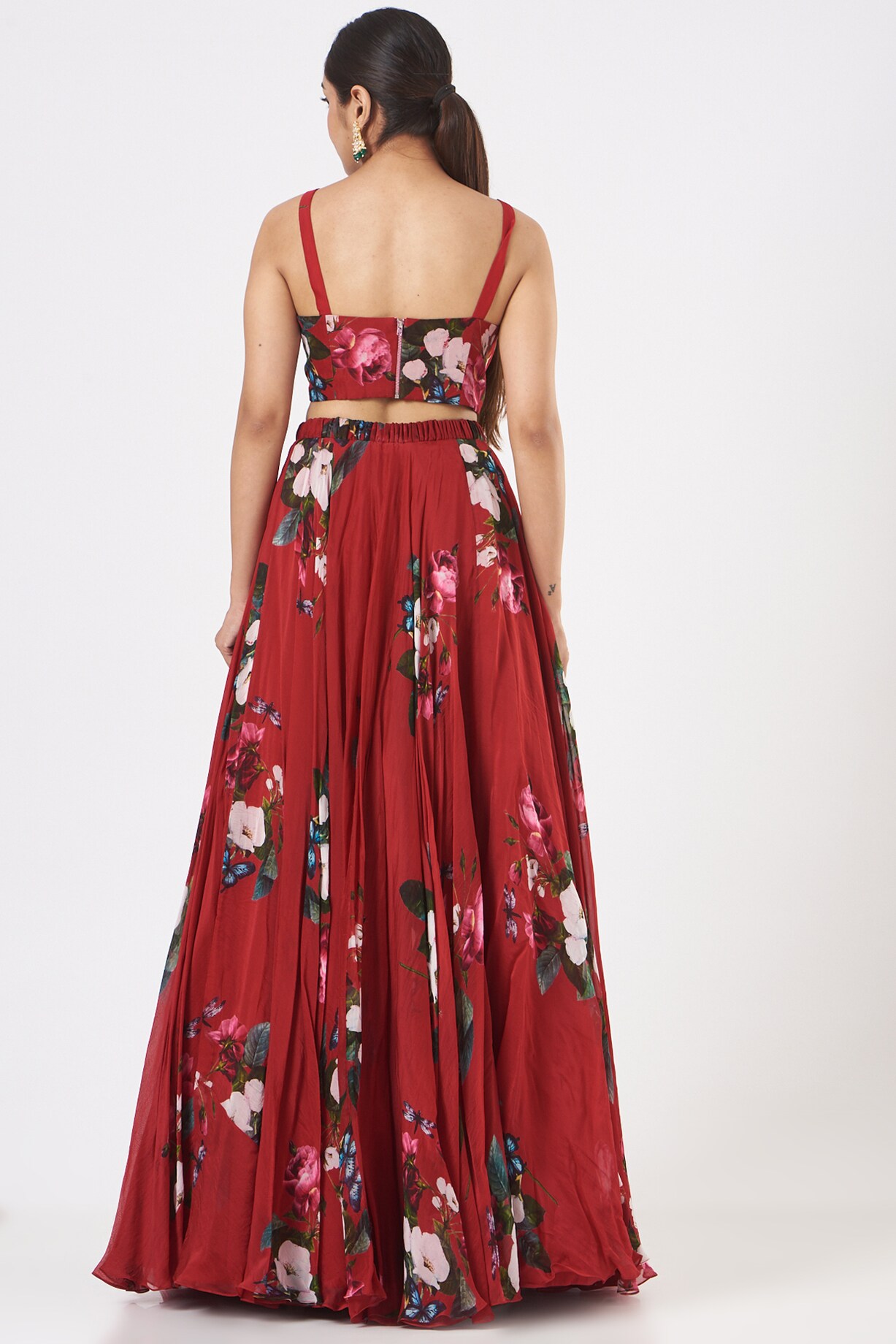 Cayenne Red Embroidered & Printed Wedding Lehenga Set by Mahima Mahajan at Pernia's Pop Up Shop 2026 Cayenne Red Embroidered & Printed Wedding Lehenga Set by Mahima Mahajan at Pernia's Pop Up Shop 2026