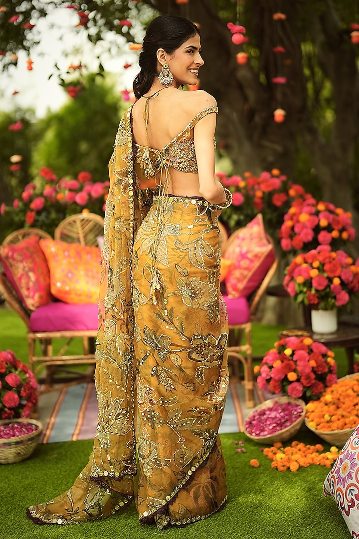 Gold Organza Hand Embroidered Pre-Draped Reception Saree Set by Mahima Mahajan at Pernia's Pop Up Shop