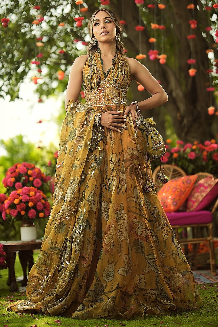 Gold Organza Embroidered Wedding Anarkali Set by Mahima Mahajan at Pernia's Pop Up Shop