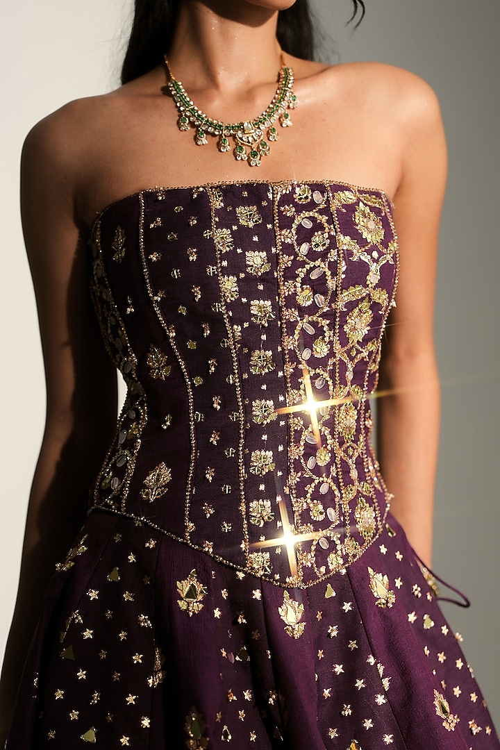 Grape Vine Banarasi Chanderi Hand Embroidered Bridal Lehenga Set by Mahima Mahajan at Pernia's Pop Up Shop